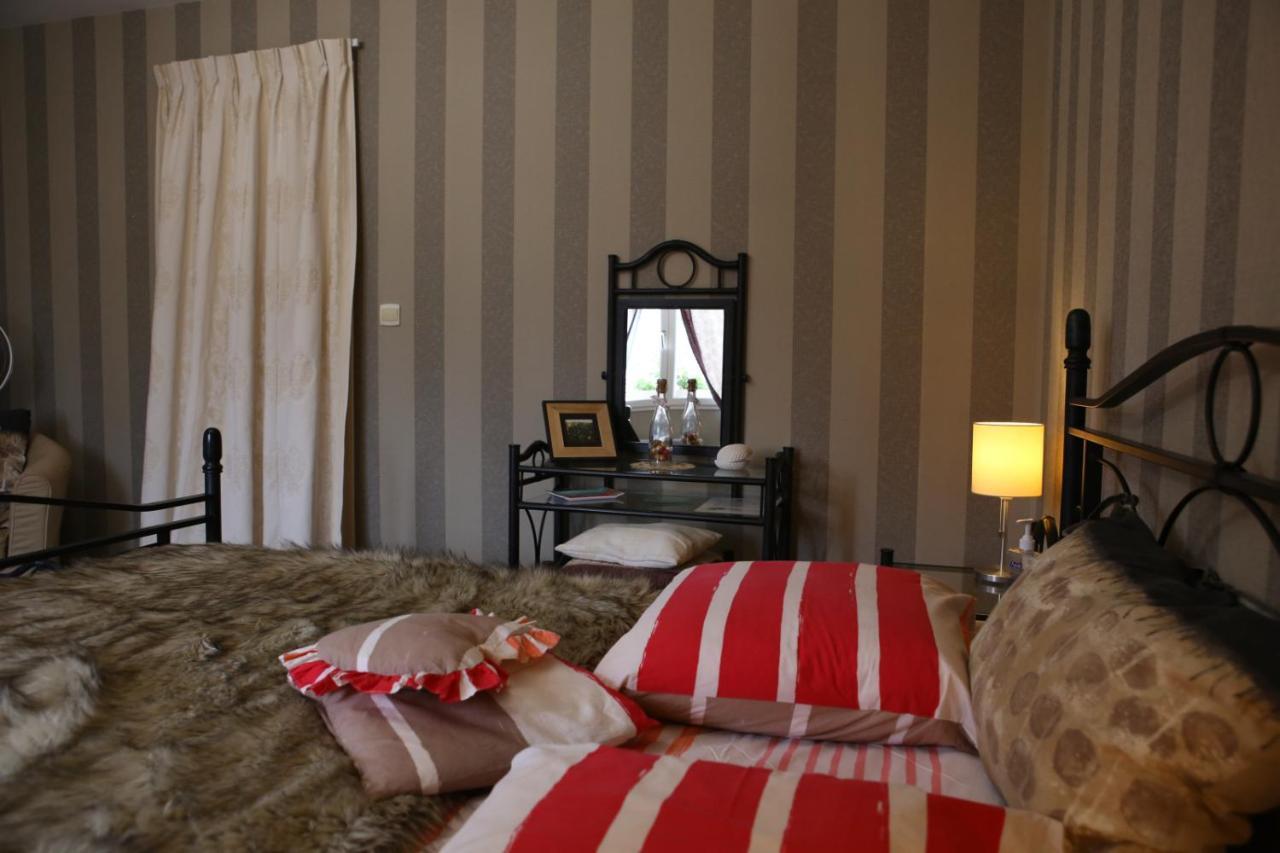 Au Coeur Des Vignes Bed and Breakfast Épernay Eksteriør billede